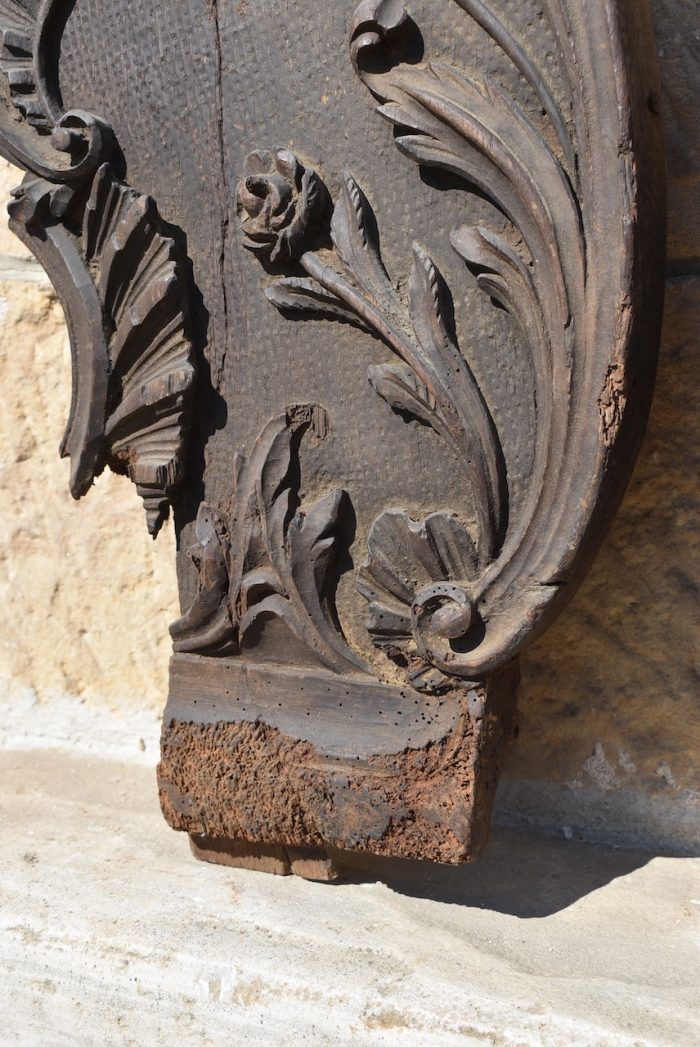 Starožitné barokní párové dílce - čela kostelních lavic