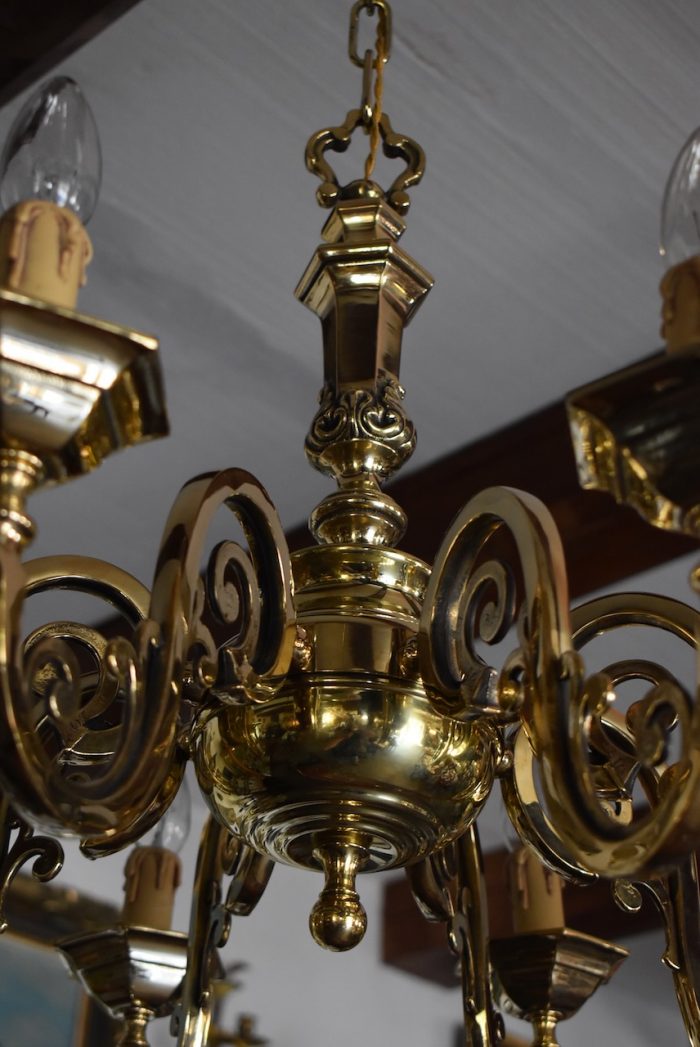 Starožitný romantický osmi-ramenný svíčkový lustr