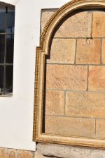 Velký raně barokní řezaný a zlacený rám s bohatě profilovaným a plasticky ztvárněným i velmi zachovalým povrchem - Obrázek 3