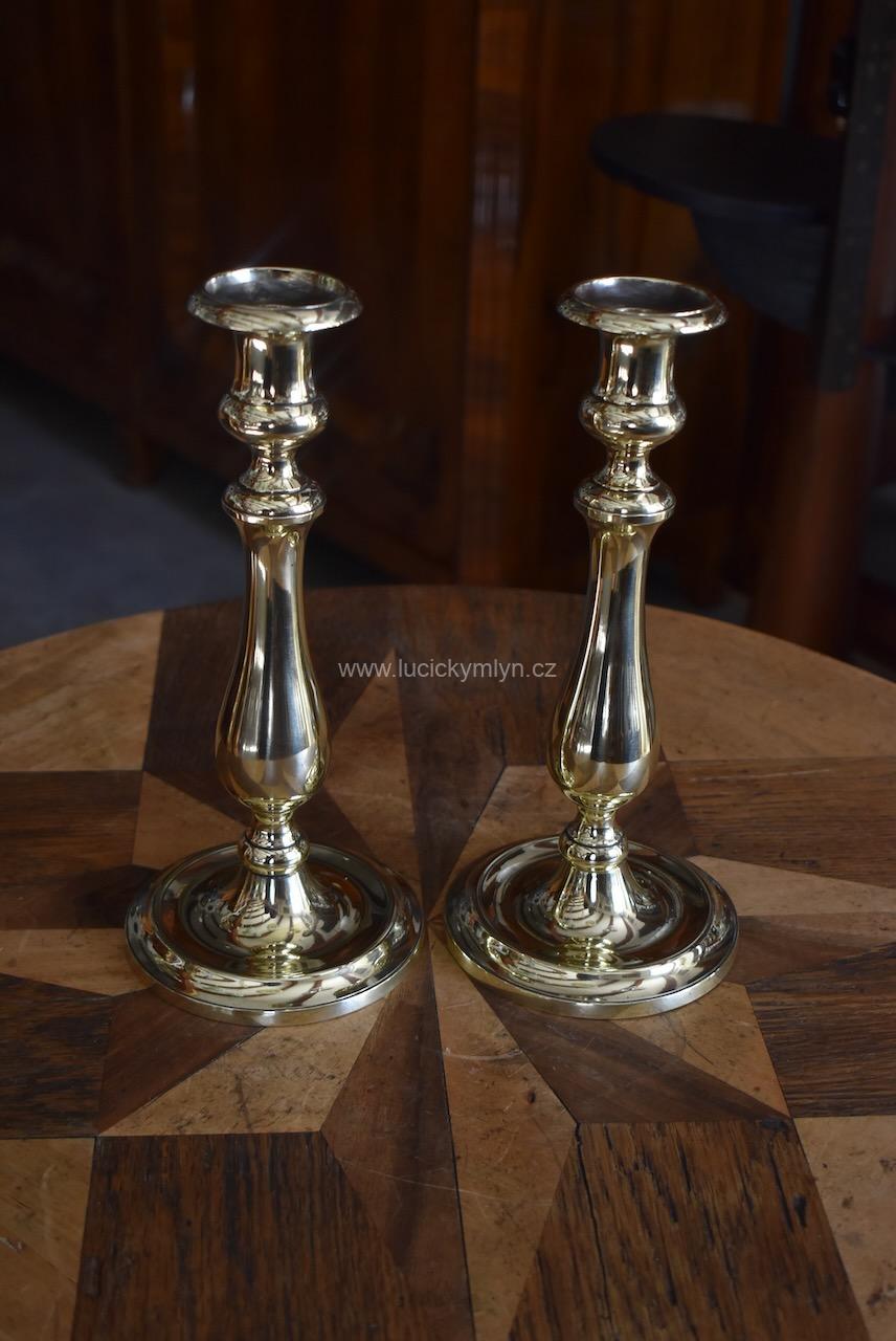 Větší starožitné leštěné svícny - pár ve stylu biedermeier Větší starožitné leštěné svícny - pár ve stylu biedermeier