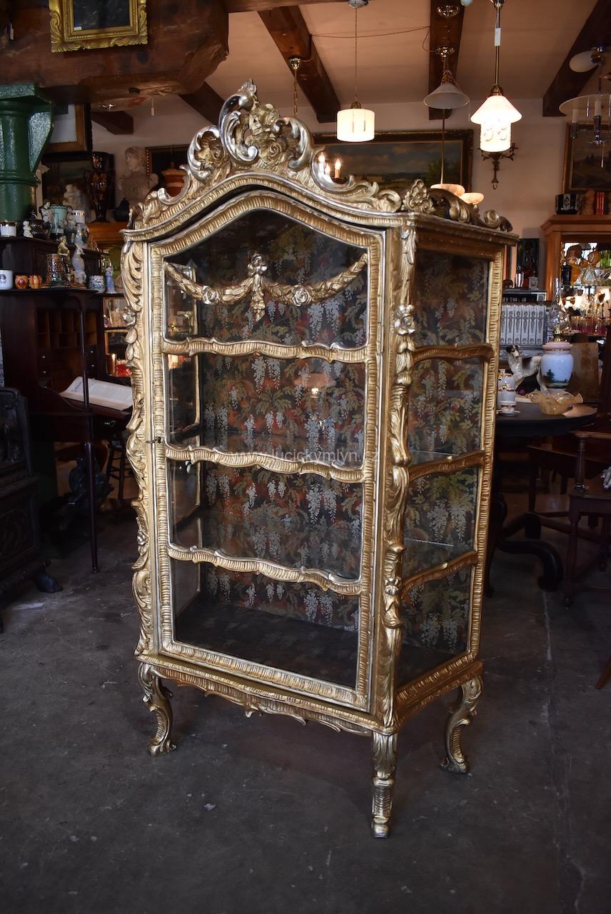 Starožitný skleník v barokně rokokovém stylu Starožitný skleník v barokně rokokovém stylu