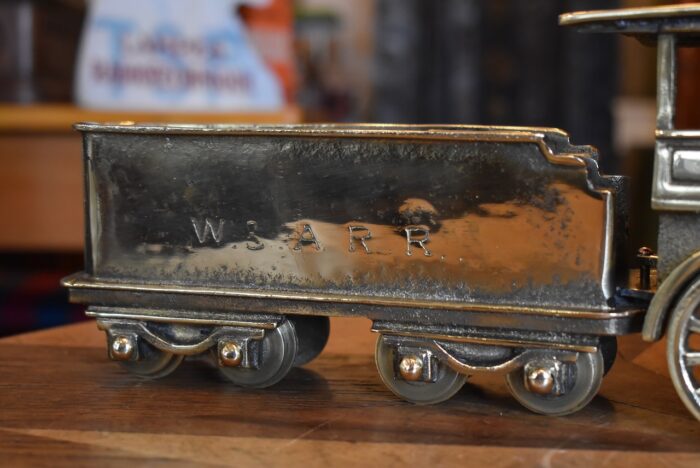 Starožitný model historické parní lokomotivy