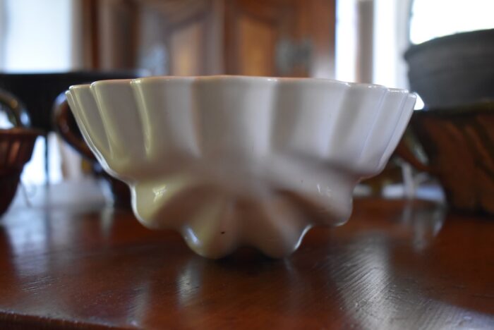 Starožitná pečící forma z porcelánu
