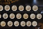 Starožitný psací stroj OLIVER