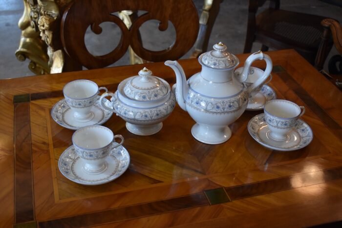 Starožitný porcelánový servis na čaj či kávu