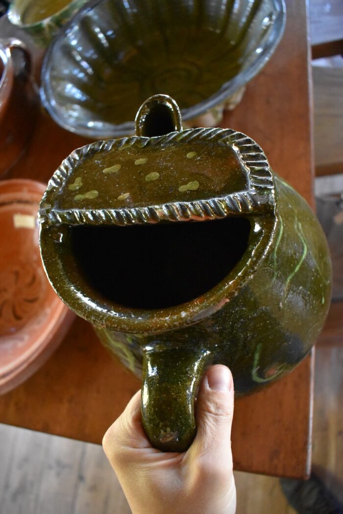 Starožitný džbán z glazované kameniny