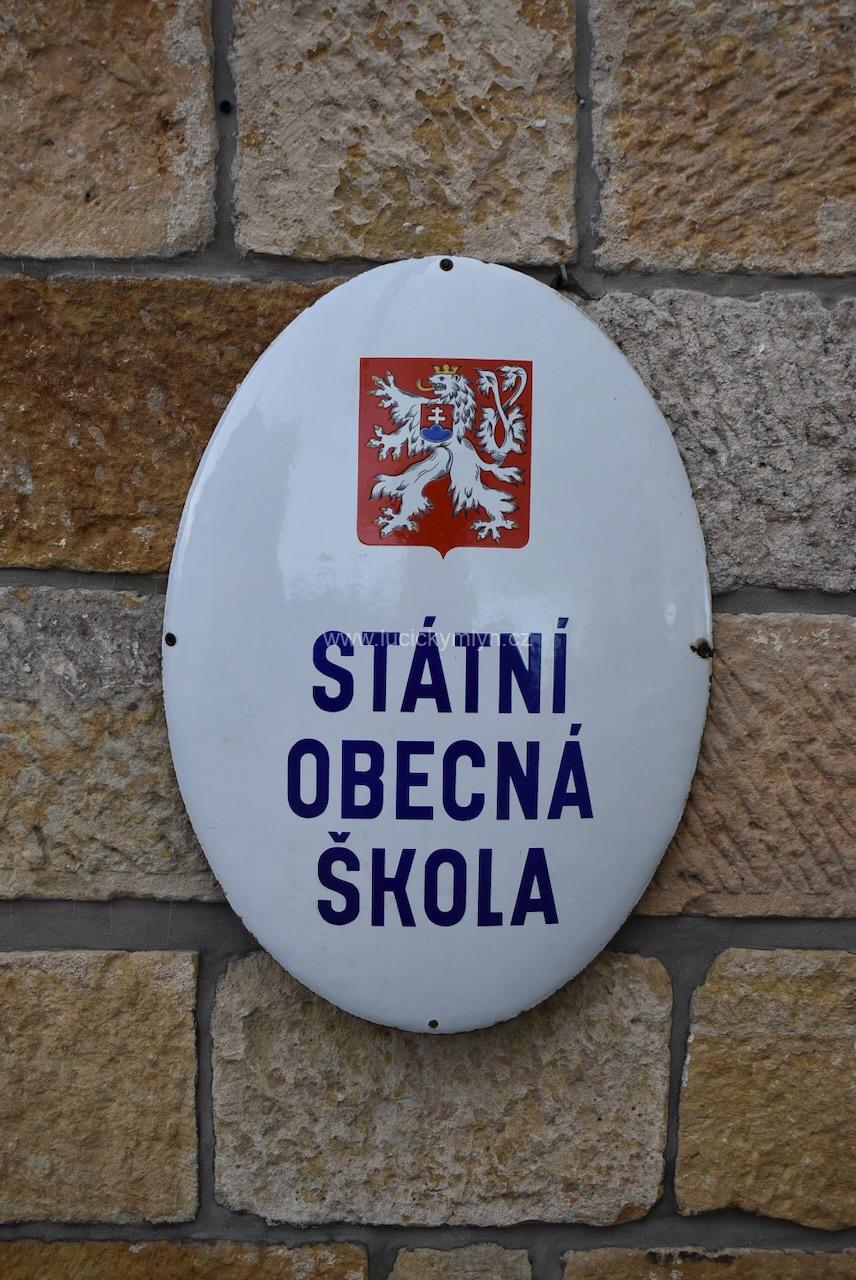Starožitná smaltovaná cedule Státní obecná škola Starožitná smaltovaná cedule Státní obecná škola