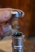 Hodnotná historická lahev na vybraný alkohol