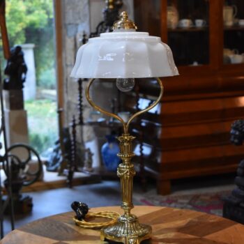 Starožitná lampička z mosazi