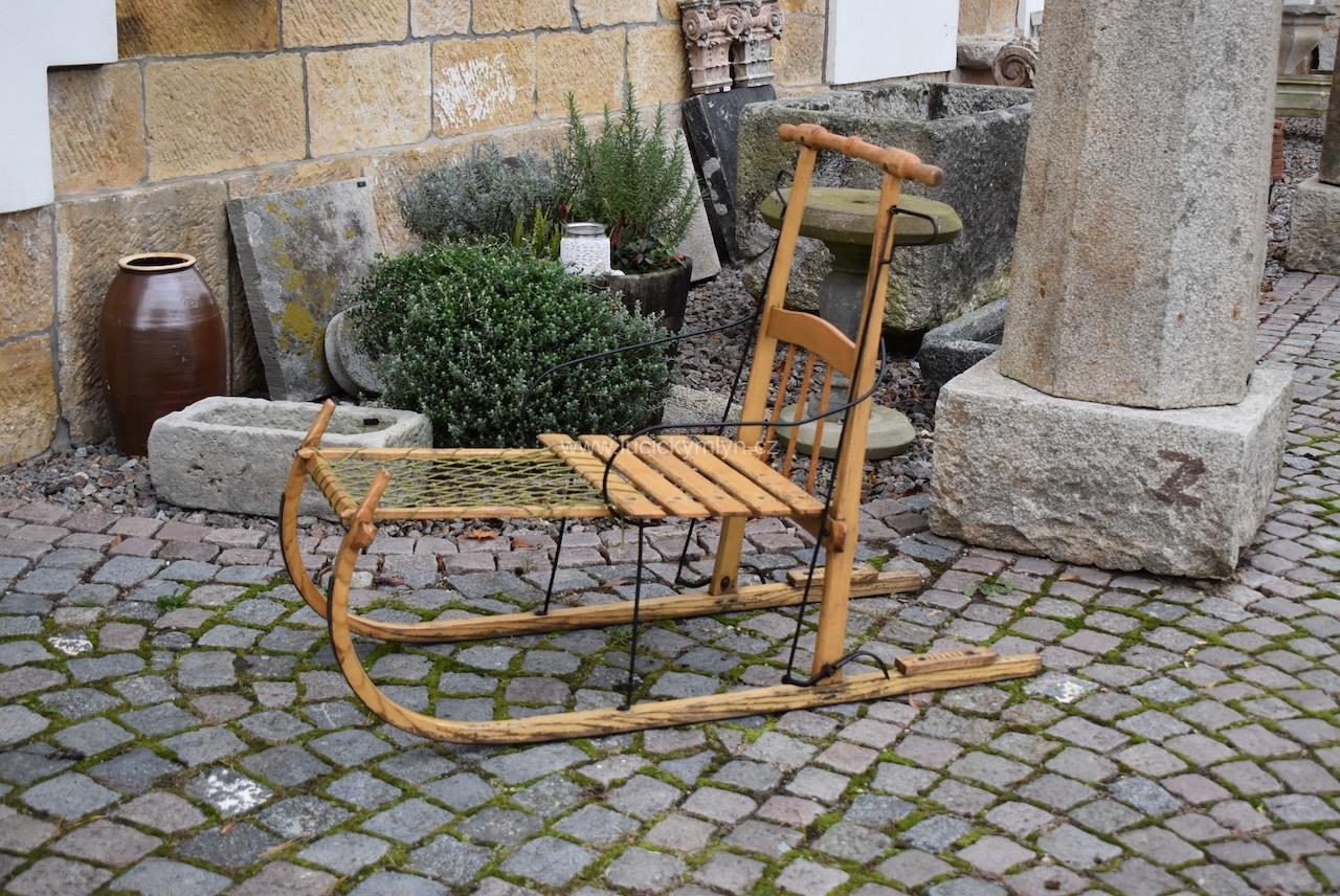 Historické saně vlčky Historické saně vlčky