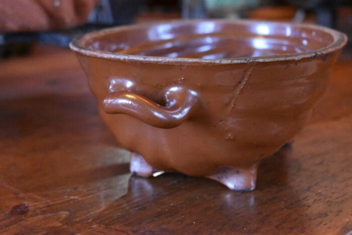 Starožitná forma ve tvaru kakaového bobu