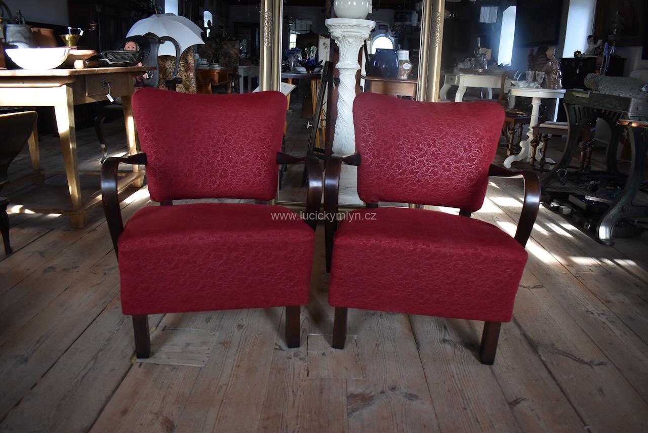 Pohodlná čalouněná párová retro křesla Pohodlná čalouněná párová retro křesla