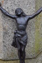 Starožitná soška Ježíše Krista z litiny