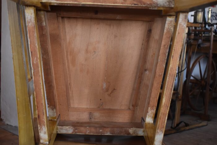 Secesní židle ze smrkového dřeva