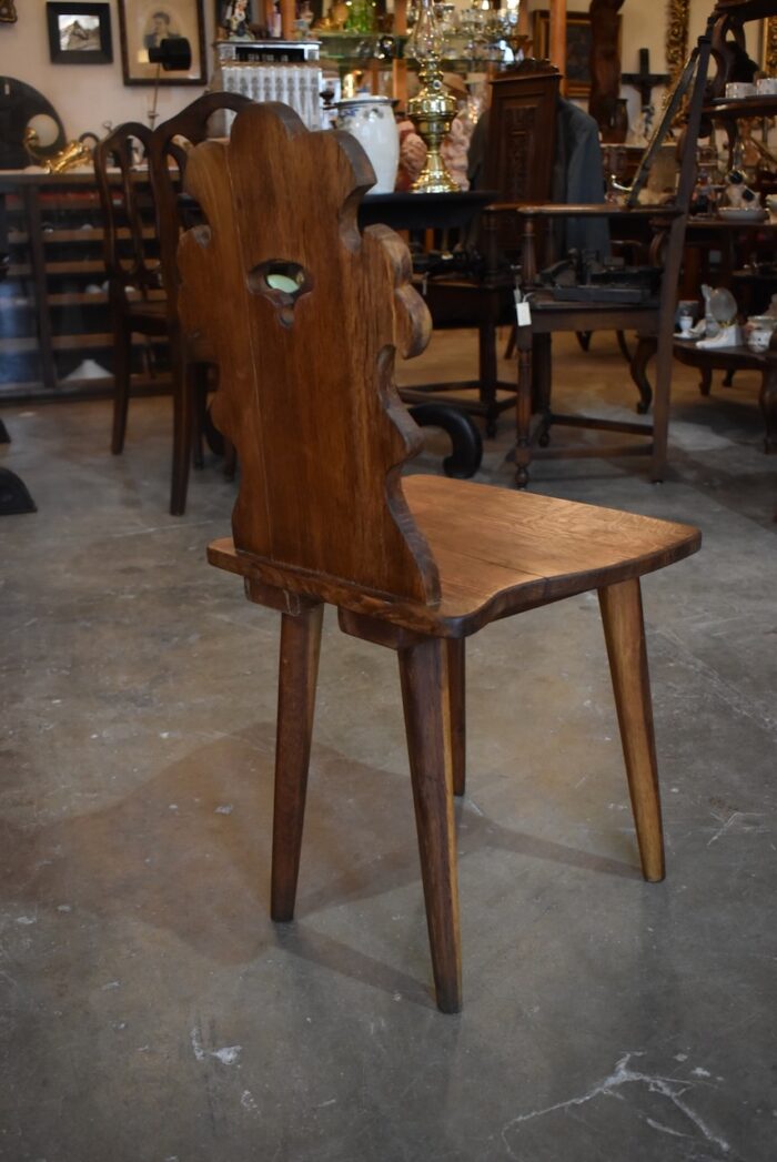 Starožitná venkovská dubová židle