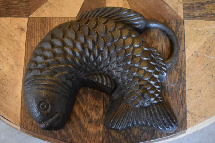 Starožitná pečící forma ve tvaru ryby