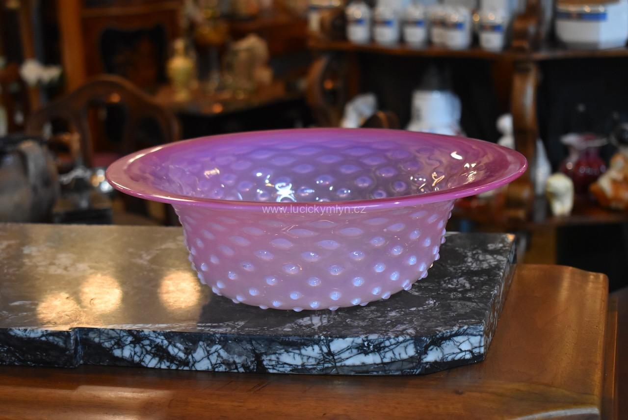 Starožitné skleněné umyvadlo Starožitné skleněné umyvadlo