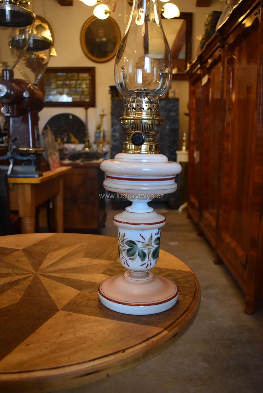 Starožitná lampa ve stylu vrcholného biedermeieru Starožitná lampa ve stylu vrcholného biedermeieru