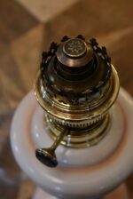 Starožitná lampa ve stylu vrcholného biedermeieru