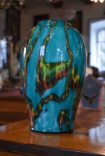 Nevšední starožitná váza z foukaného a přejímaného skla
