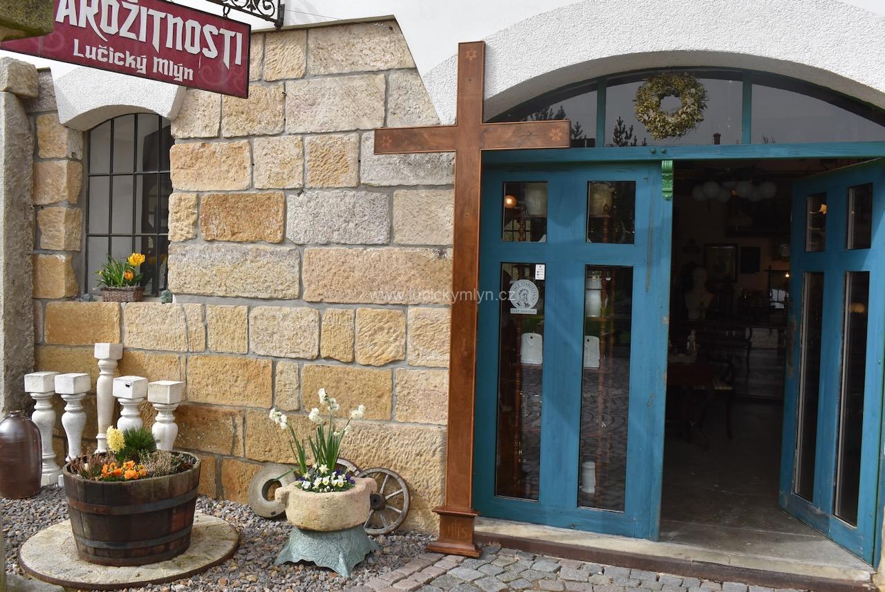 Velký starožitný kříž Velký starožitný kříž