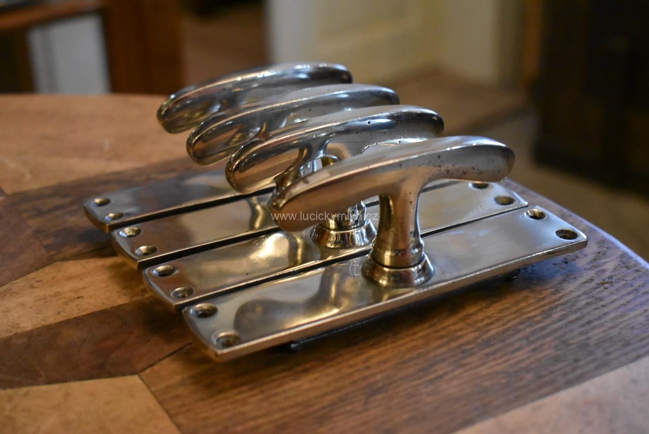 Poctivé okenní rozvorové kličky Poctivé okenní rozvorové kličky