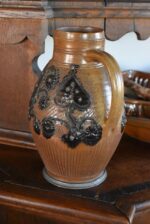 Vzácný starožitný barokní džbán