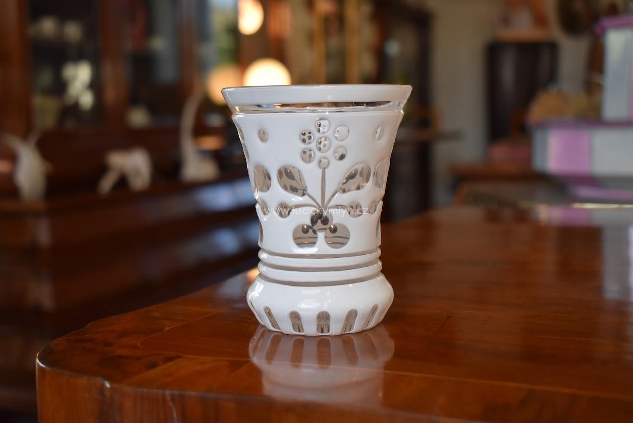 Starožitná sklenice - měšťanská číše z období biedermeieru Starožitná sklenice - měšťanská číše z období biedermeieru