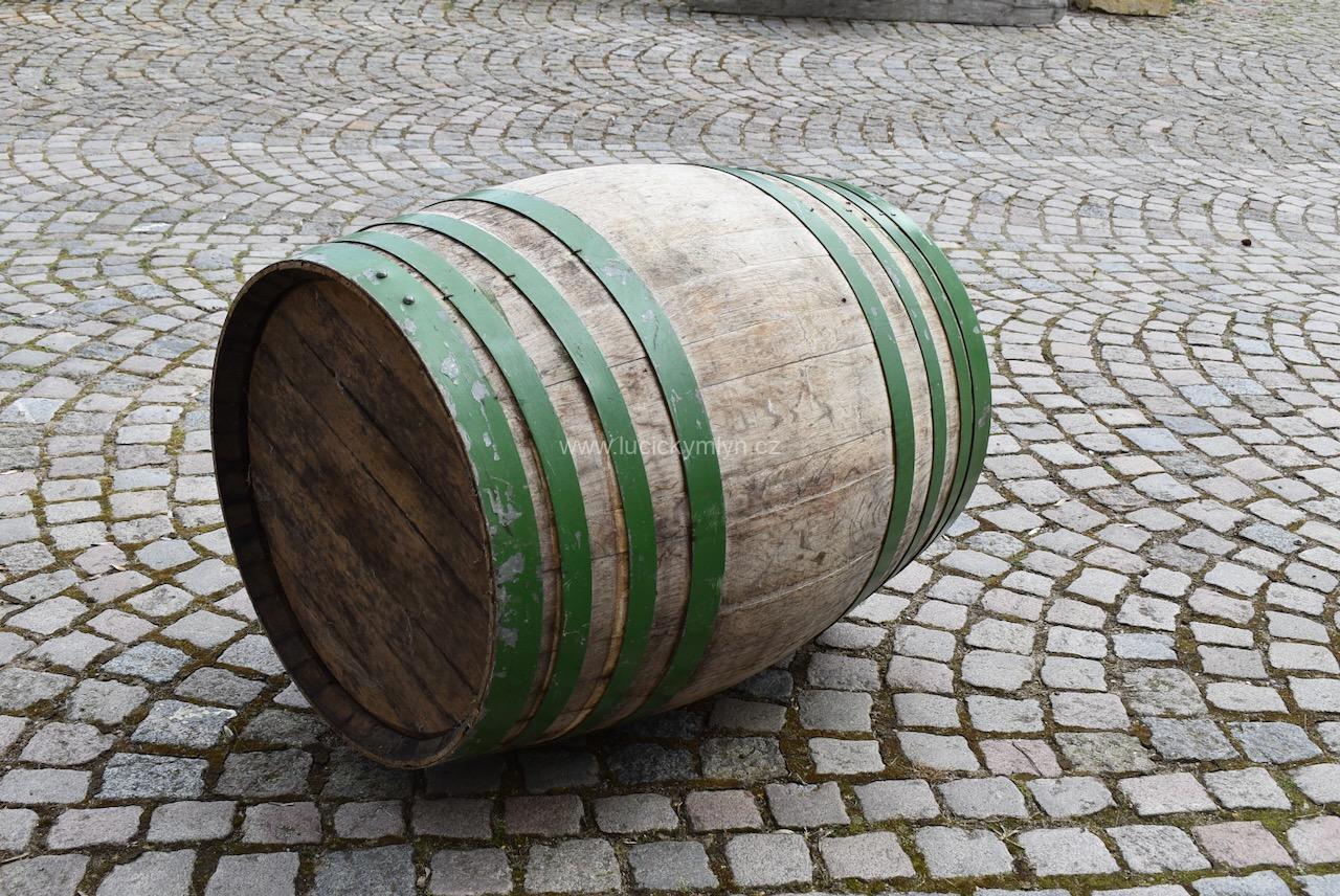 Historický vinný sud Historický vinný sud