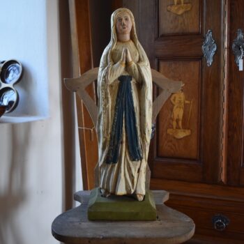 Vyšší starožitná soška Panna Marii Lurdská