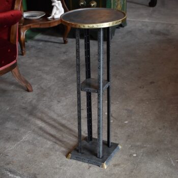 Měšťanský starožitný secesní dekorativní stolek