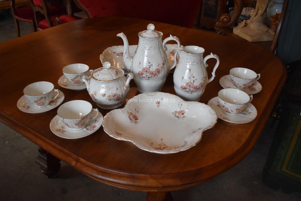 Hezký starožitný porcelánový servis Hezký starožitný porcelánový servis