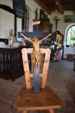 Starožitný umělecky řezaný Kristus z měšťanského prostředí