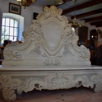 Krásná a okouzlující ručně malovaná starožitná lavice