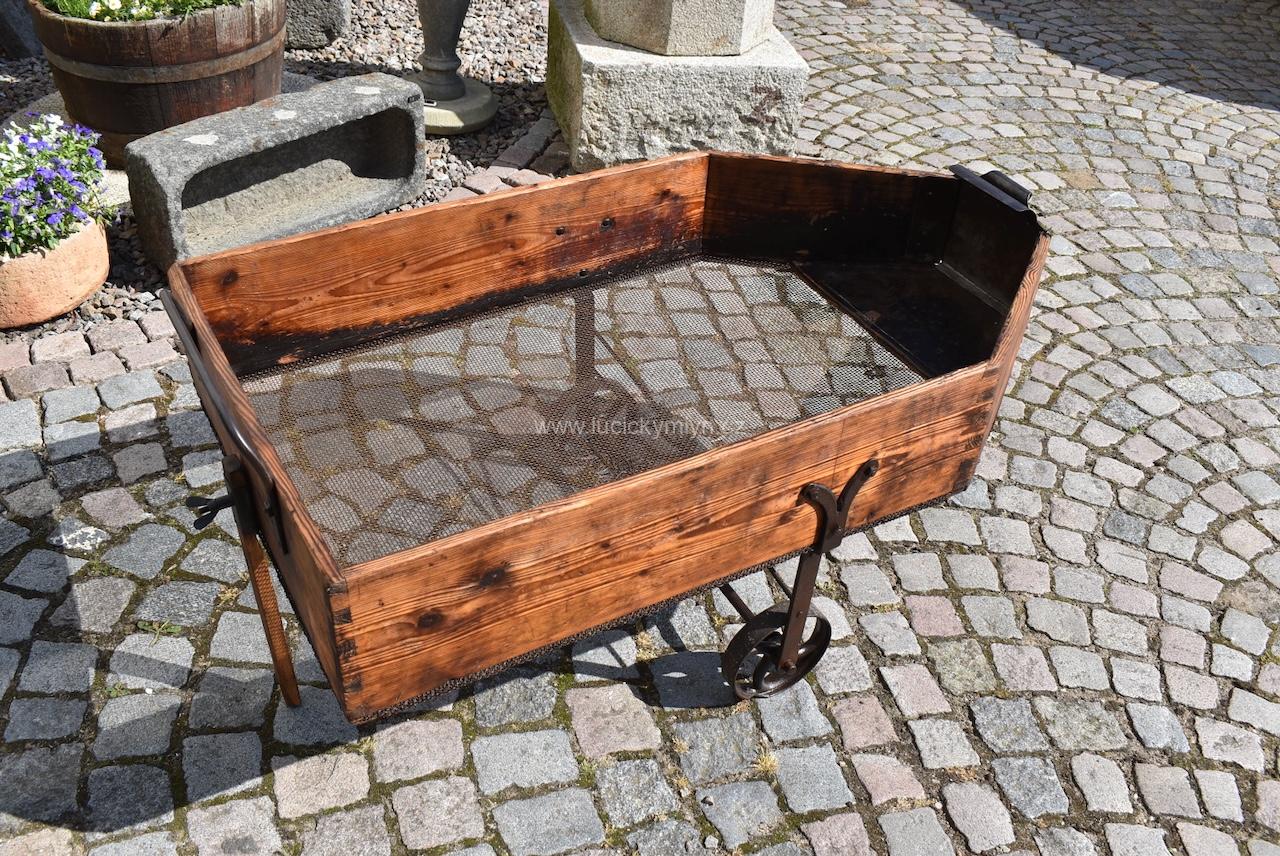 Prosívací vozík ze starého pivovaru Prosívací vozík ze starého pivovaru