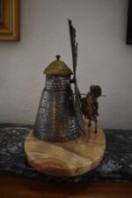 Originální starožitná dílo z litého bronzu - rytíř Don Quijote de la Mancha