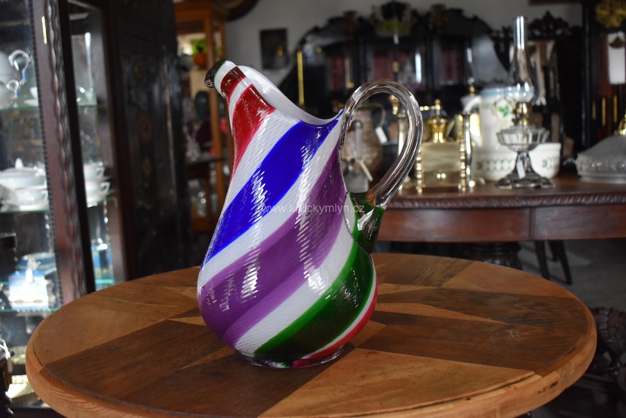 Krásný starožitný džbánek Krásný starožitný džbánek