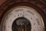 Funkční starožitný závěsný barometr