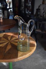 Secesní ručně foukaný a vkusně malovaný džbán