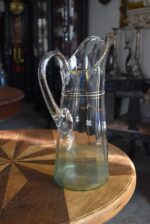 Secesní ručně foukaný a vkusně malovaný džbán