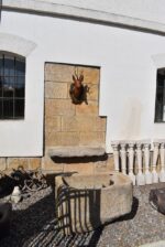 Nástěnná starožitná dekorace z hájovny - srnčí trofej