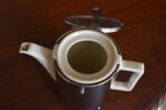Starožitná porcelánová konvice na čaj