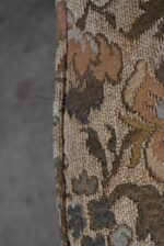 Starožitné křeslo zvané ušák