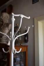 Starožitný STABILNÍ i praktický věšák