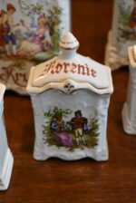 Zajímavá kolekce starožitných kořenek