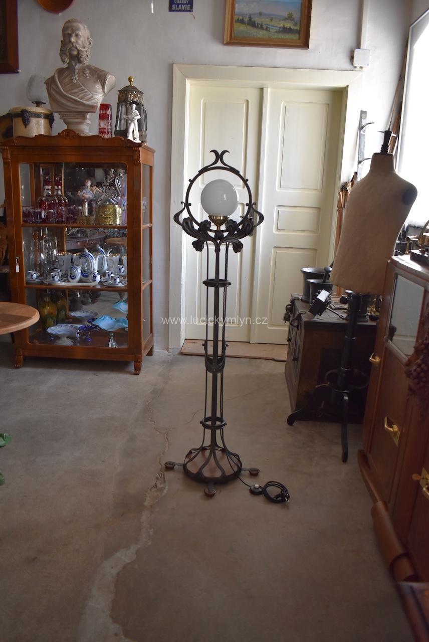 Hezká starožitná secesní stojací lampa Hezká starožitná secesní stojací lampa