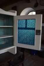 Starožitná kuchyňská police