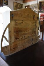 Starožitná kuchyňská police