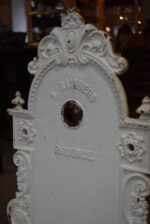 Ozdobné starožitné nástěnné umyvadlo A. Rainberg, Pardubice