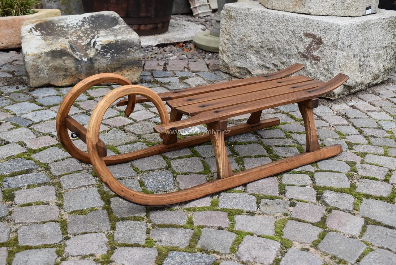 Menší a krásné dětské sáňky Menší a krásné dětské sáňky